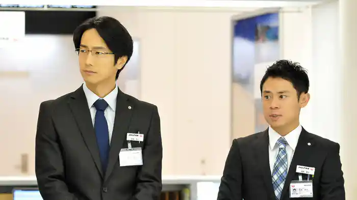 少年を驚かす!!輝く光の空港ショー