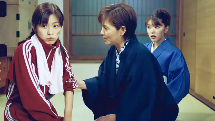 「仲居見習い」