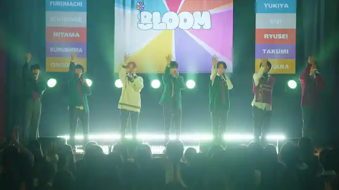 脱退メンバーとの再会…涙の母校ライブ