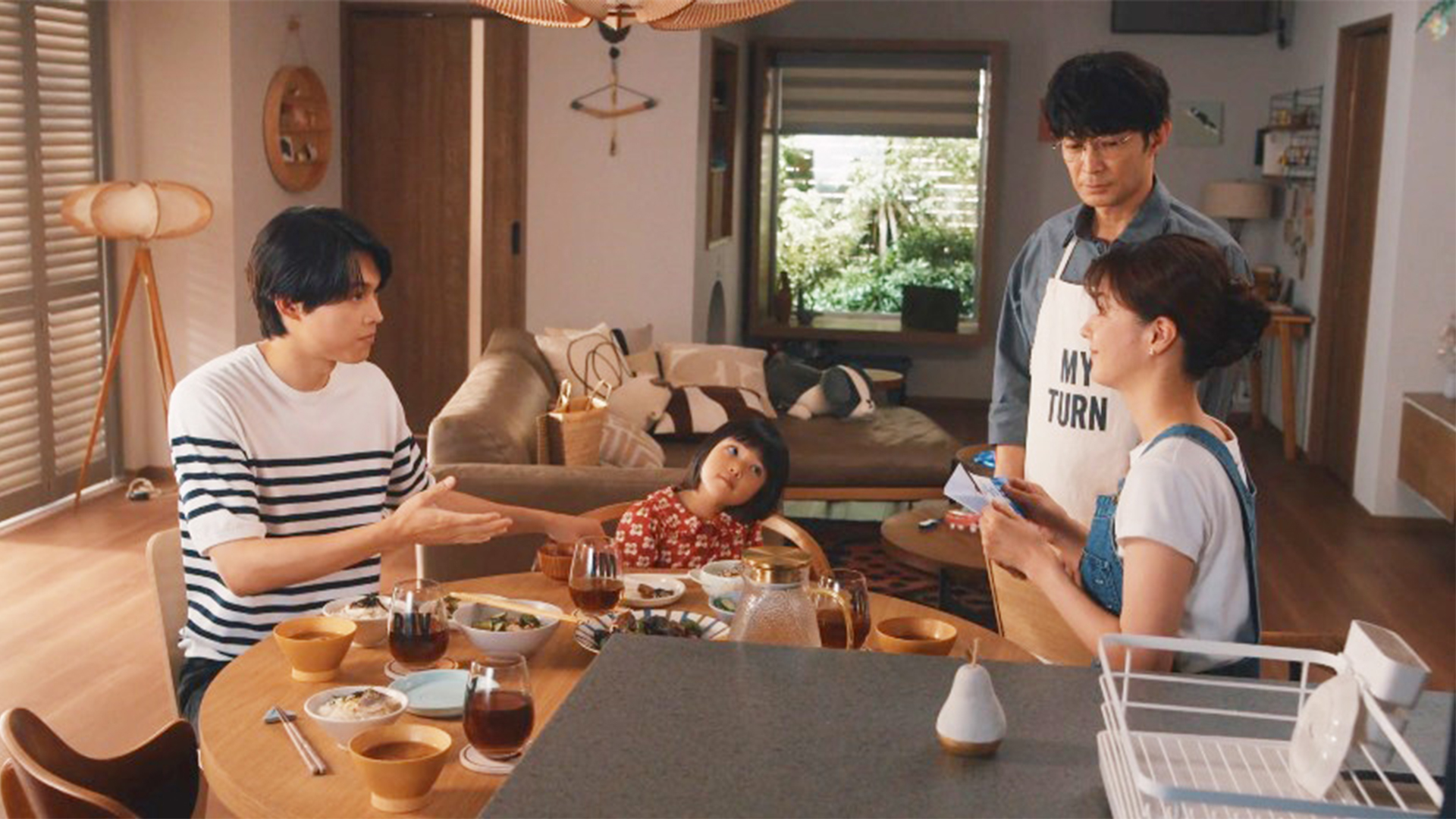 偽家族に新メン仮彼氏加入!?謎女も登場