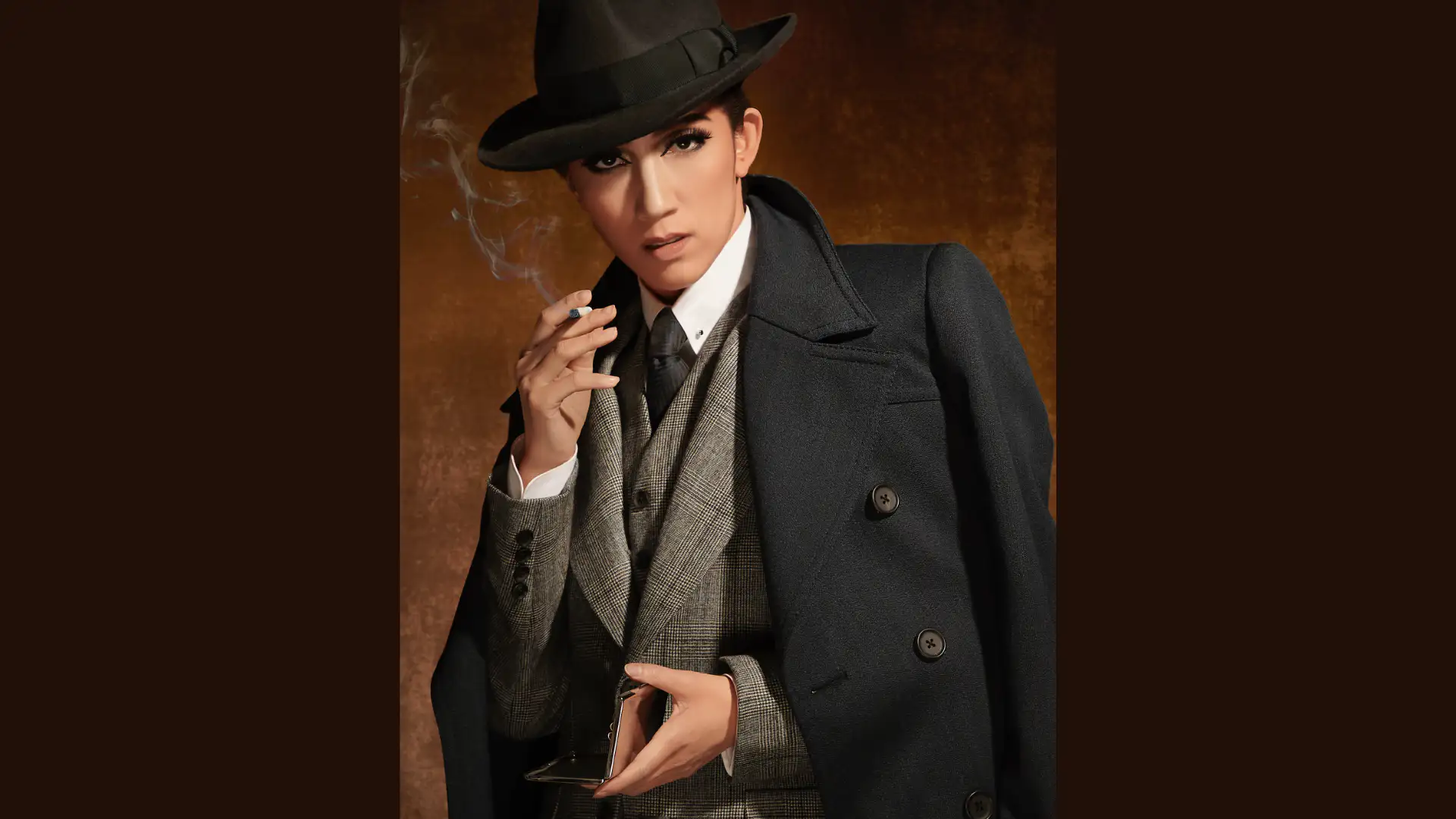 宙組 梅田芸術劇場メインホール公演『Hotel Svizra House ホテル スヴィッツラ ハウス』のサムネイル画像