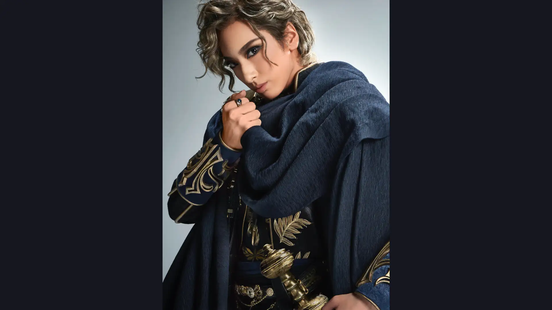 花組 宝塚大劇場公演『アウグストゥス－尊厳ある者－』『Cool Beast!!』千秋楽のサムネイル画像